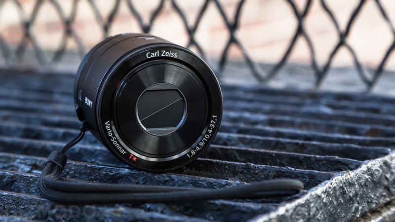 Illustration for article titled Sony QX100 Review: Glorious Photos, Painful Package